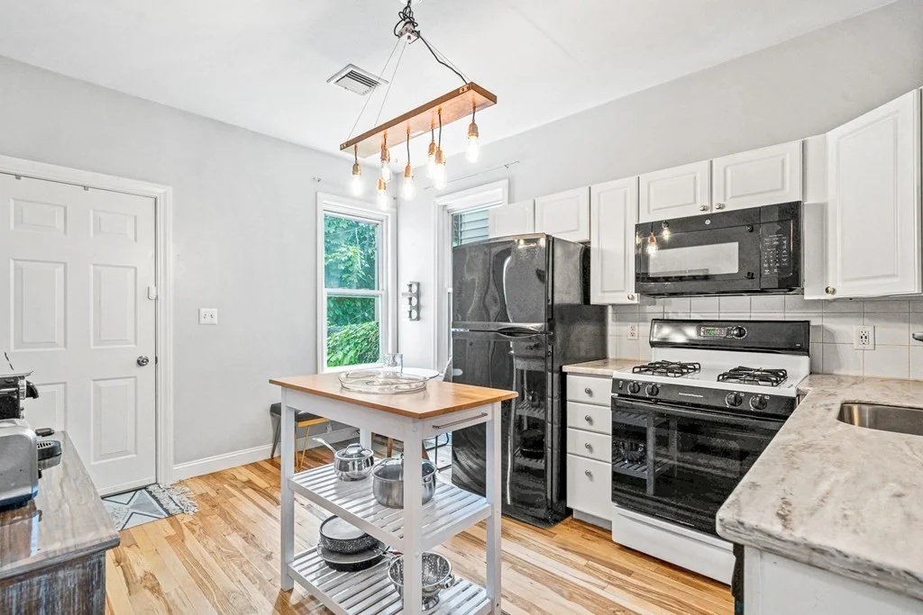 2 bed, 1 bath apartment for rent at 140 K St Unit 1, Boston — photo 11 of 19