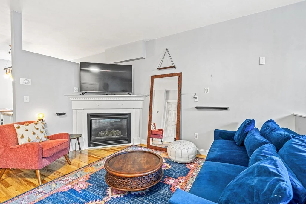 2 bed, 1 bath apartment for rent at 140 K St Unit 1, Boston — photo 3 of 19