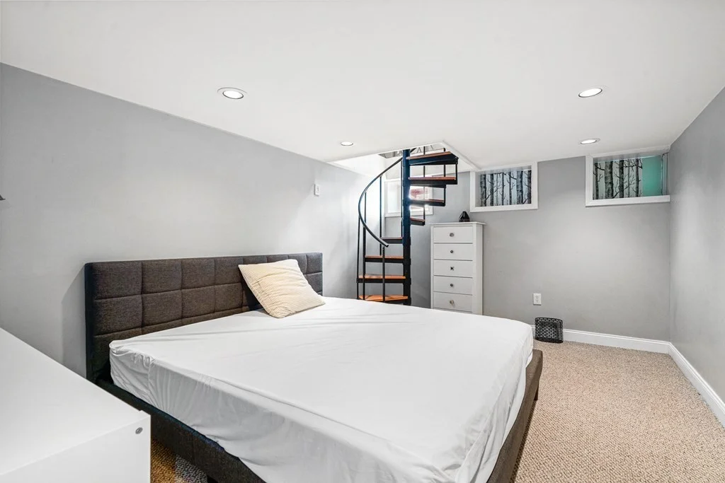 2 bed, 1 bath apartment for rent at 140 K St Unit 1, Boston — photo 16 of 19