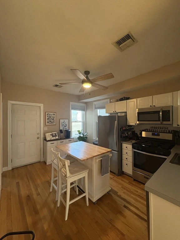 2 bed, 1 bath apartment for rent at 140 K St Unit 2, Boston — photo 3 of 9