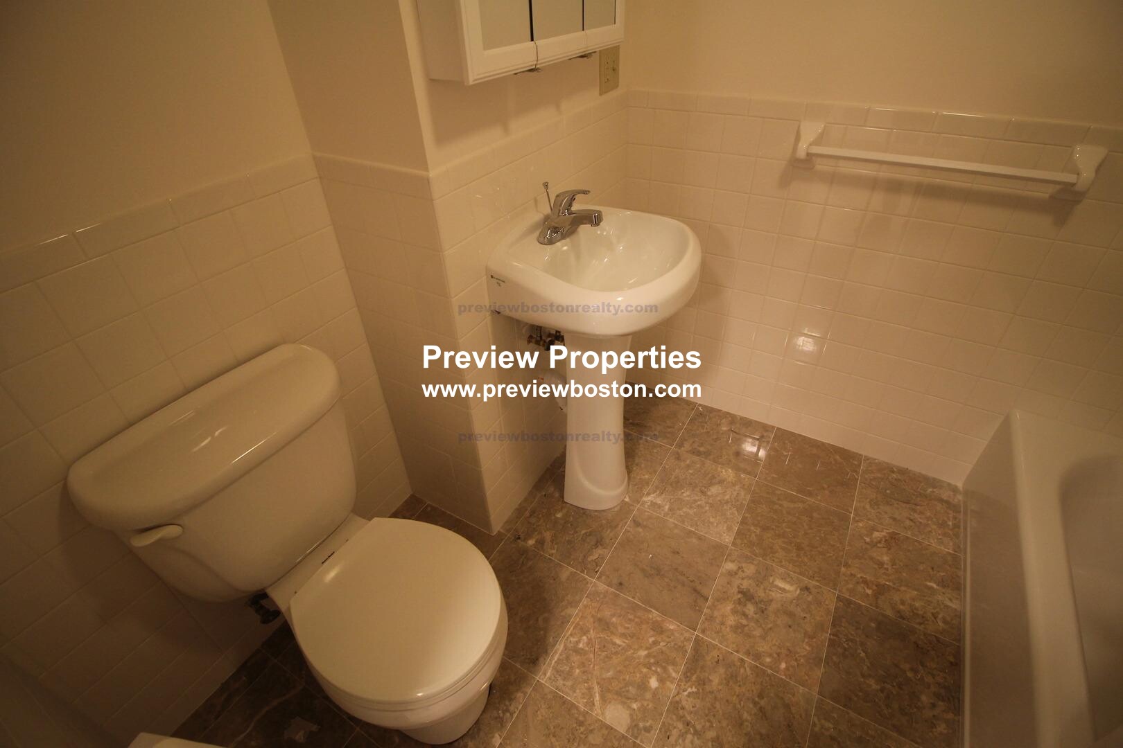 2 bed, 1 bath apartment for rent at 140 Kenrick Rd Unit 4P, Brighton — photo 3 of 10
