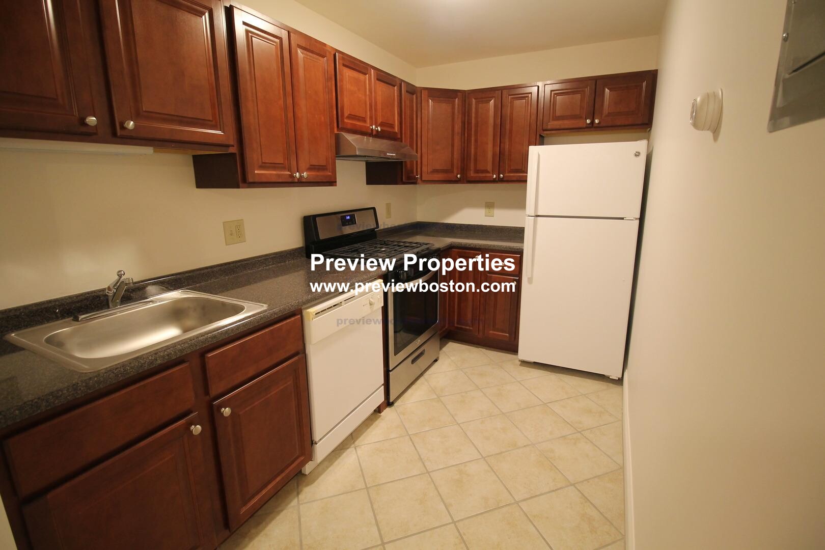2 bed, 1 bath apartment for rent at 140 Kenrick Rd Unit 4P, Brighton