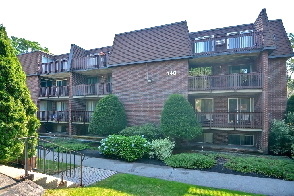 1 bed, 1 bath apartment for rent at 140 Kenrick St Unit 21, Brighton — photo 15 of 29