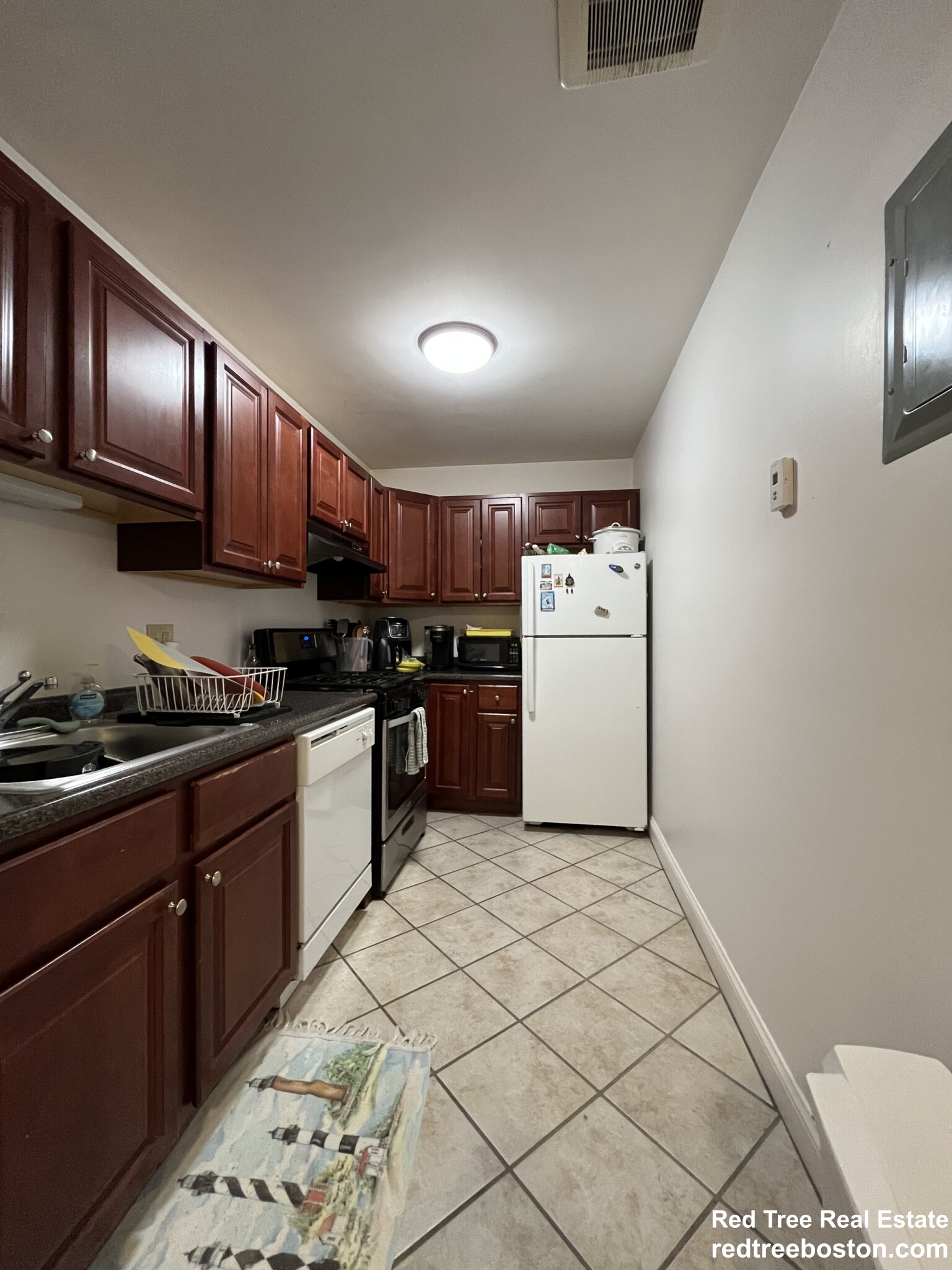 2 bed, 1 bath apartment for rent at 140 Kenrick St Unit 4, Brighton — photo 3 of 7