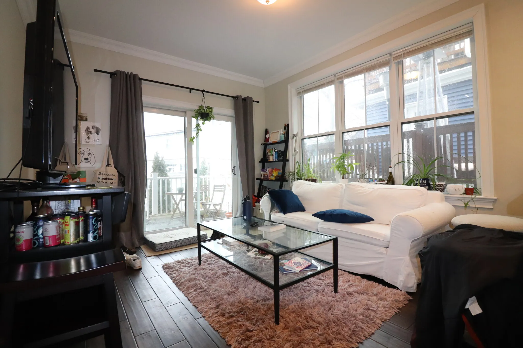 4 bed, 2 bath apartment for rent at 140 Minden St Unit 1, Jamaica Plain — photo 2 of 22