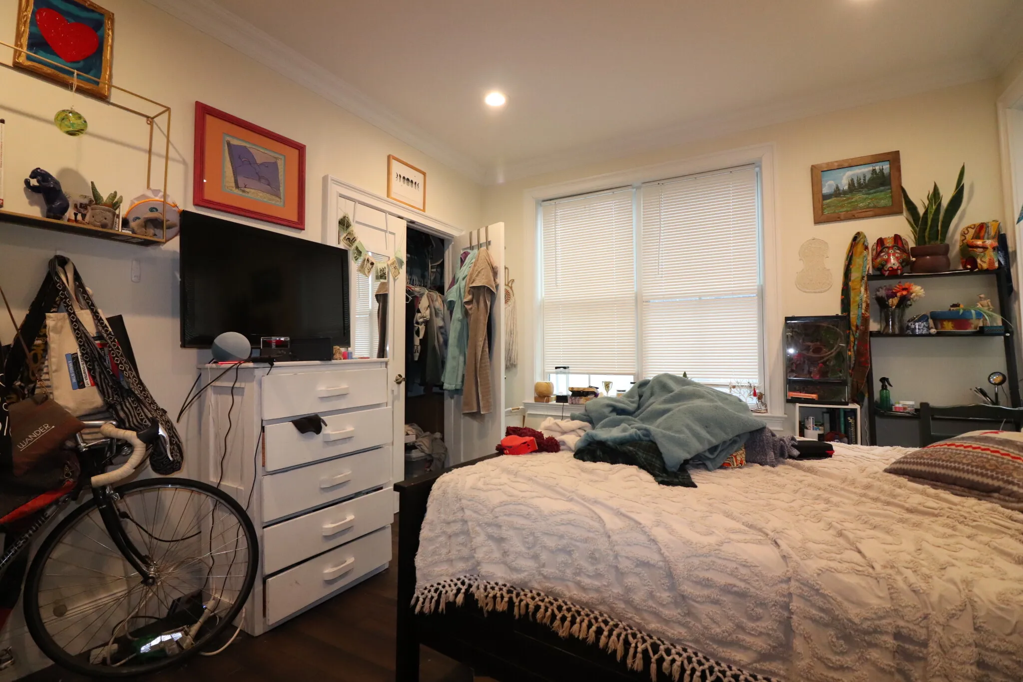 4 bed, 2 bath apartment for rent at 140 Minden St Unit 1, Jamaica Plain — photo 10 of 22
