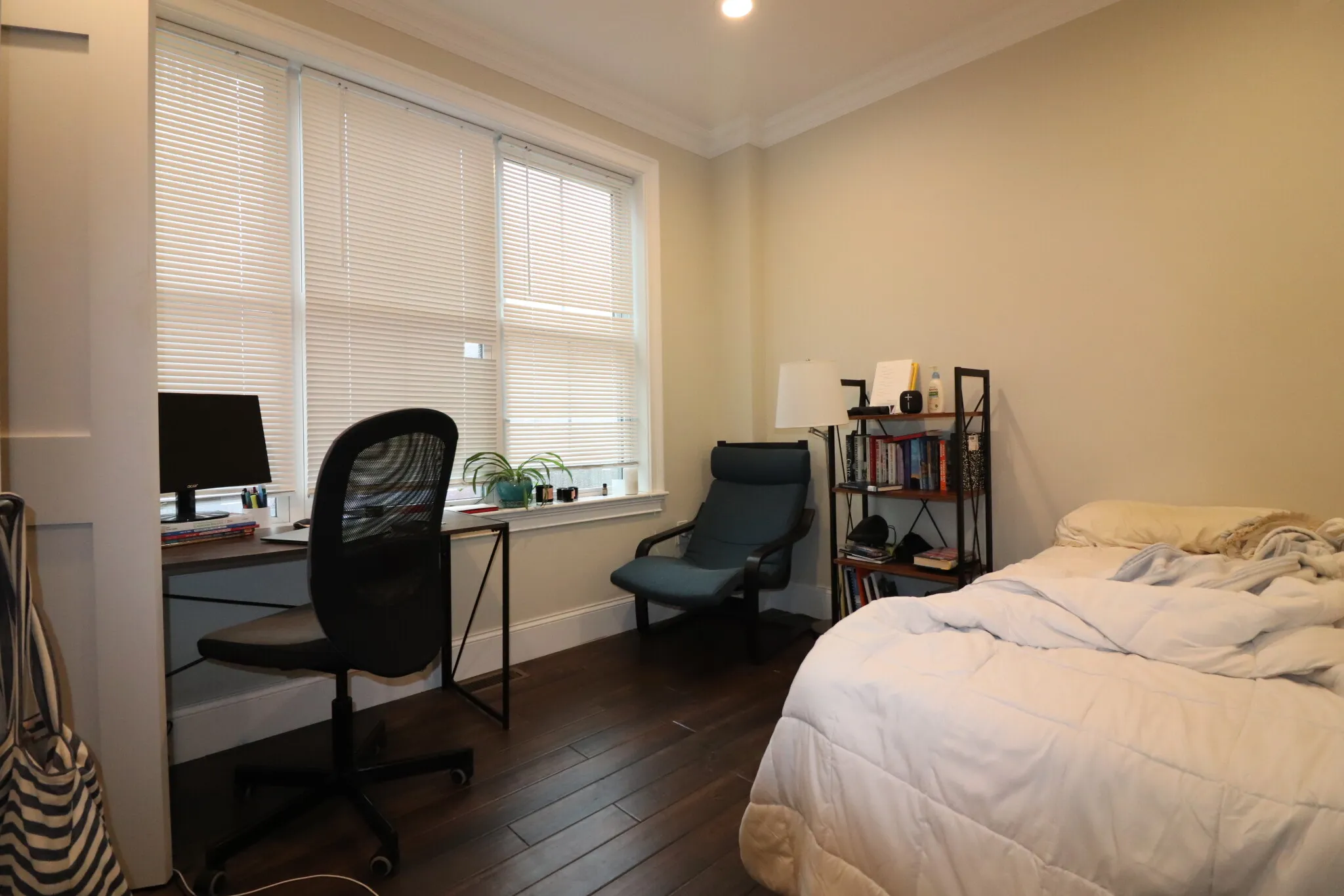 4 bed, 2 bath apartment for rent at 140 Minden St Unit 1, Jamaica Plain — photo 7 of 22