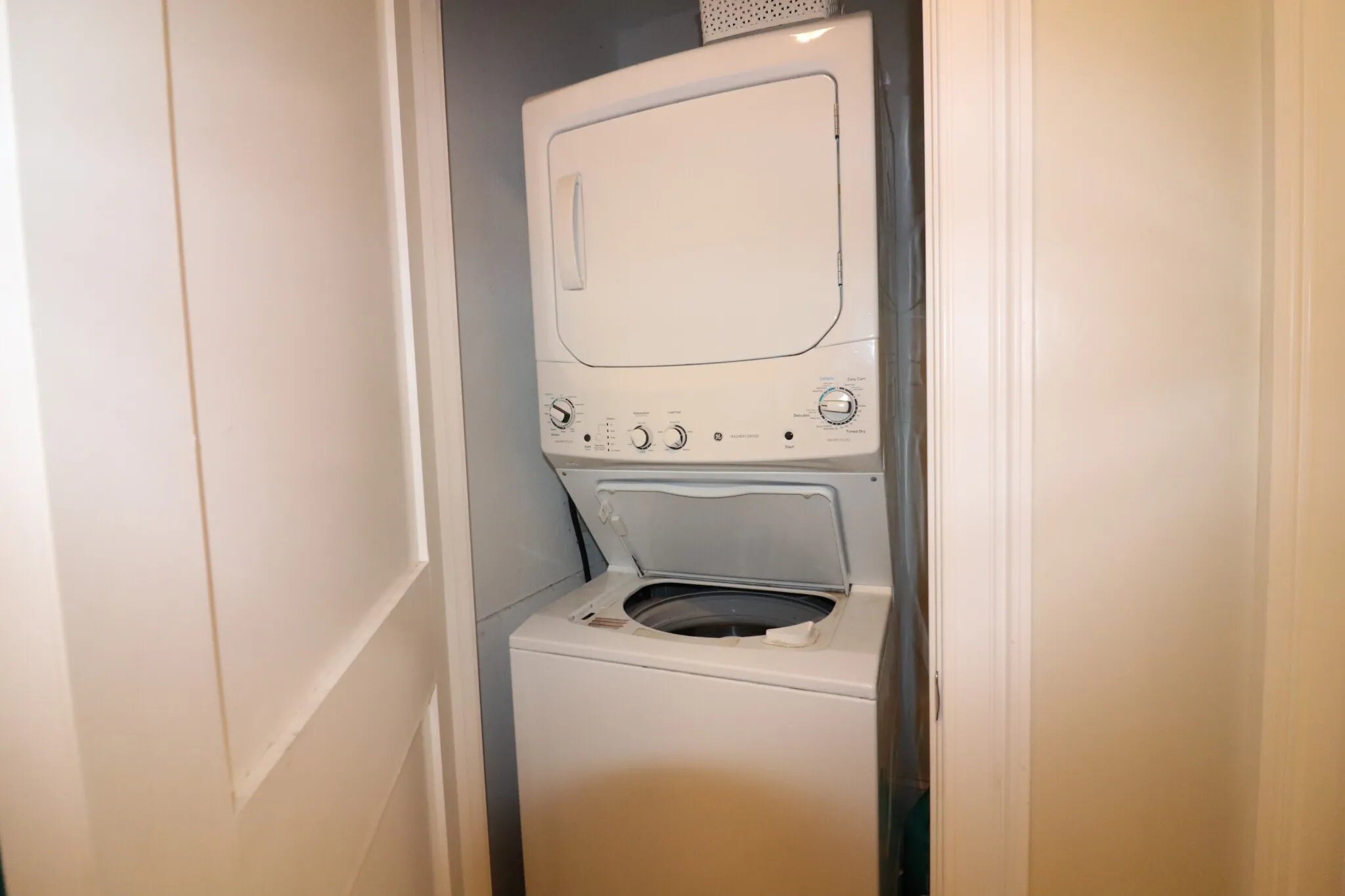 4 bed, 2 bath apartment for rent at 140 Minden St Unit 1, Jamaica Plain — photo 19 of 22