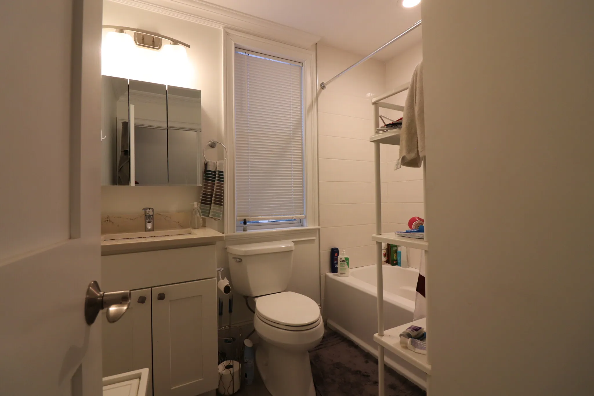 4 bed, 2 bath apartment for rent at 140 Minden St Unit 1, Jamaica Plain — photo 11 of 22