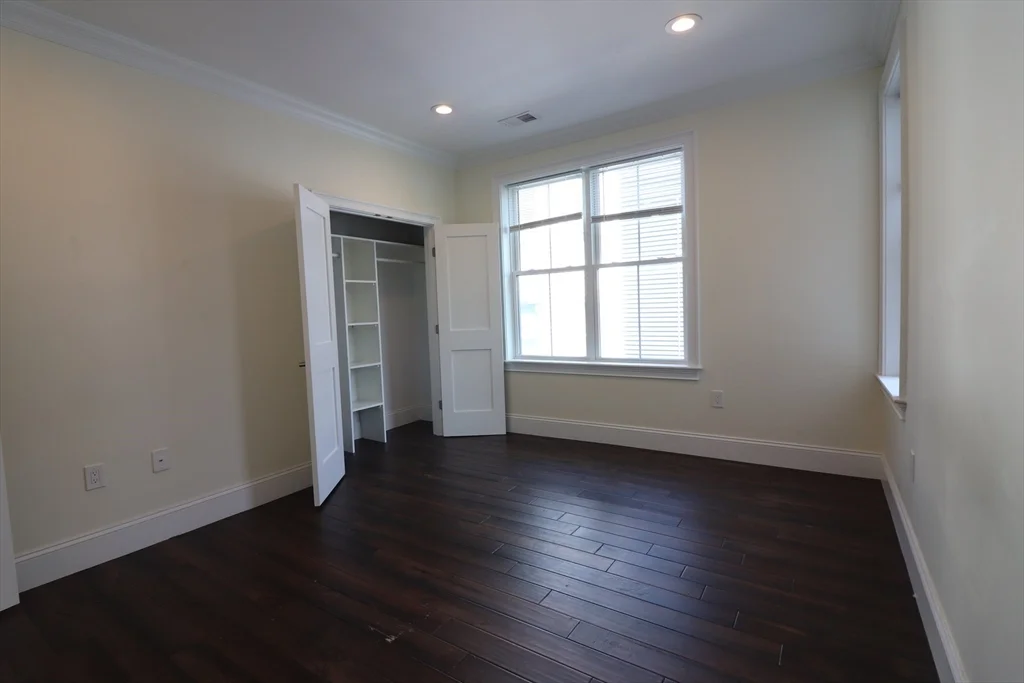 4 bed, 2 bath apartment for rent at 140 Minden St Unit 2, Jamaica Plain — photo 5 of 14