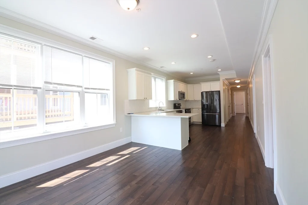 4 bed, 2 bath apartment for rent at 140 Minden St Unit 2, Jamaica Plain — photo 2 of 14