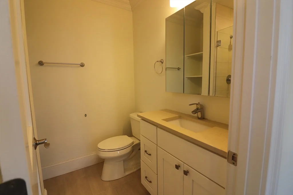 4 bed, 2 bath apartment for rent at 140 Minden St Unit 2, Jamaica Plain — photo 8 of 14