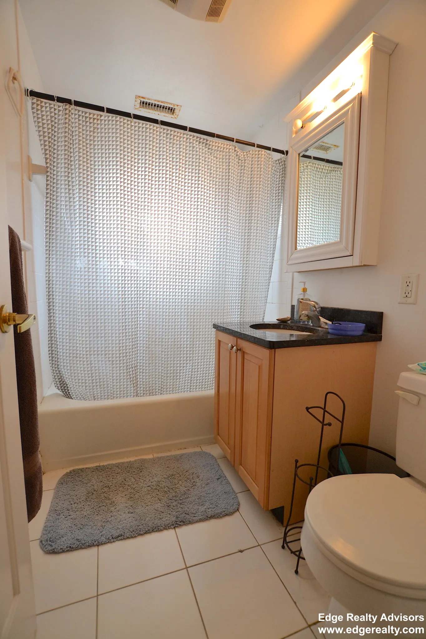 3 bed, 2 bath apartment for rent at 140 Newton St Unit 3, Brighton — photo 7 of 10