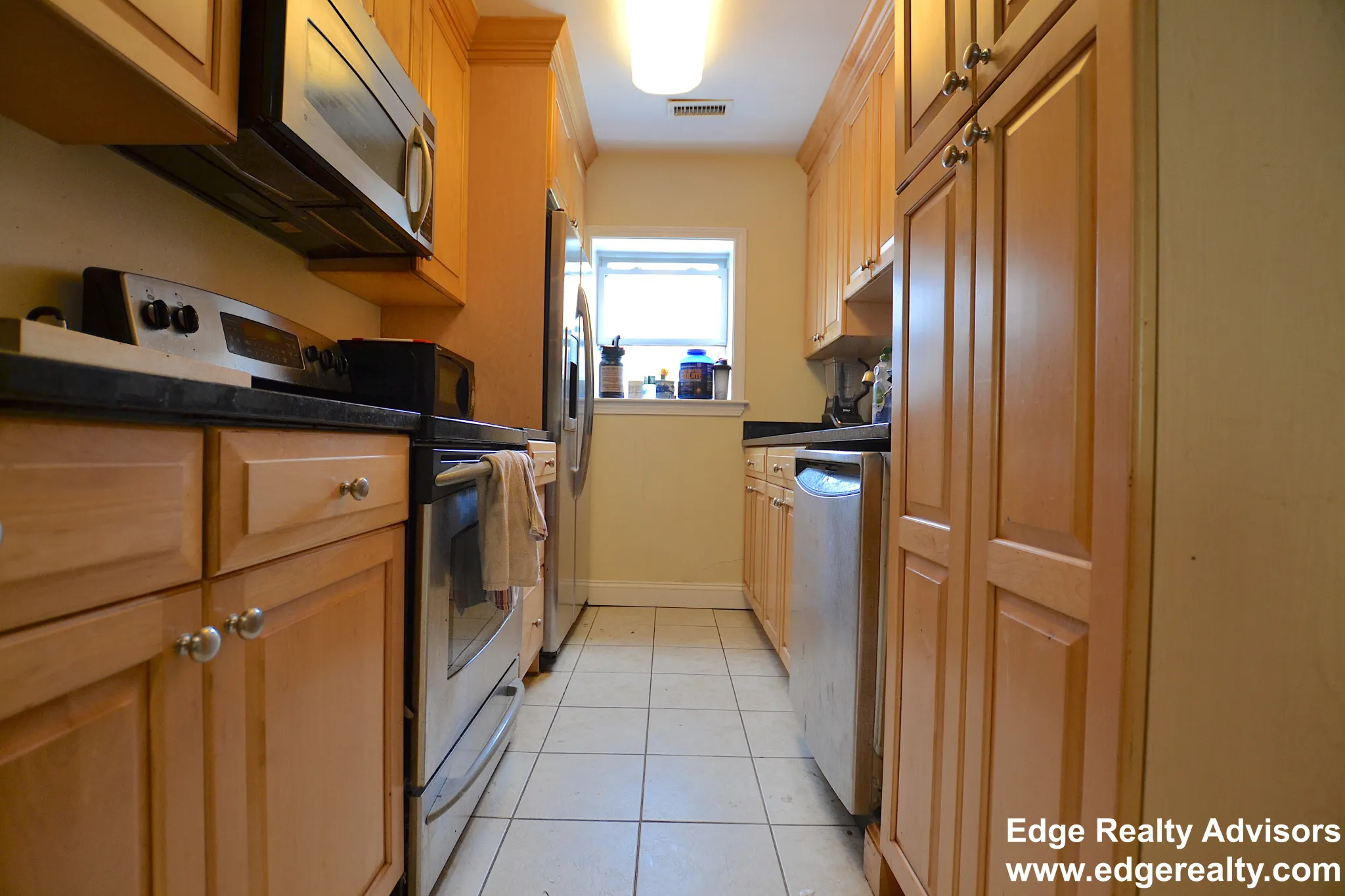 3 bed, 2 bath apartment for rent at 140 Newton St Unit 3, Brighton
