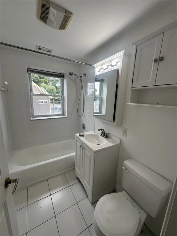 3 bed, 2 bath apartment for rent at 140 Newton St Unit 5, Brighton — photo 15 of 15