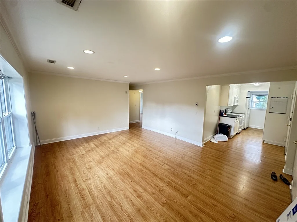3 bed, 2 bath apartment for rent at 140 Newton St Unit 5, Brighton