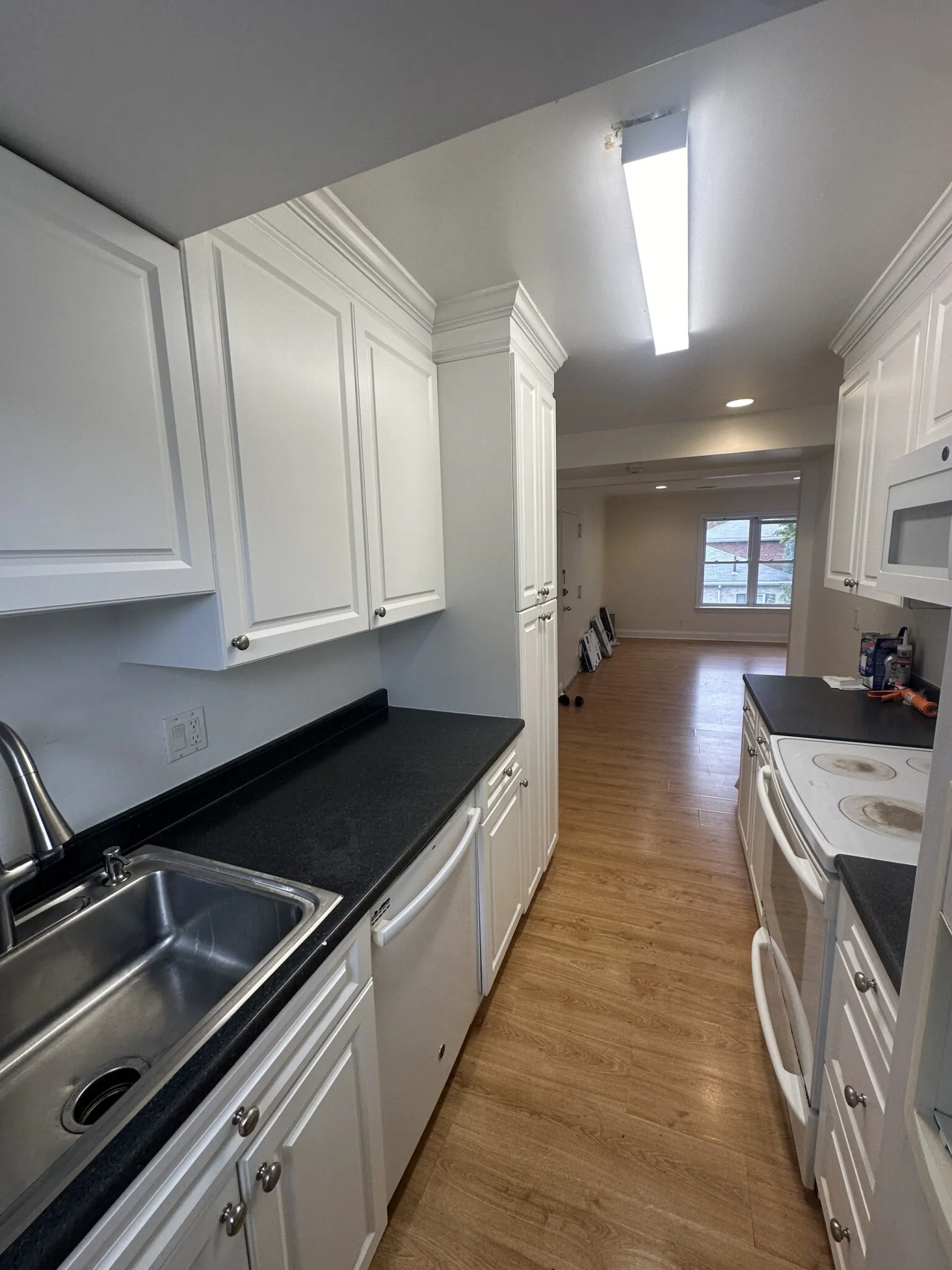 3 bed, 2 bath apartment for rent at 140 Newton St Unit 5, Brighton — photo 3 of 15