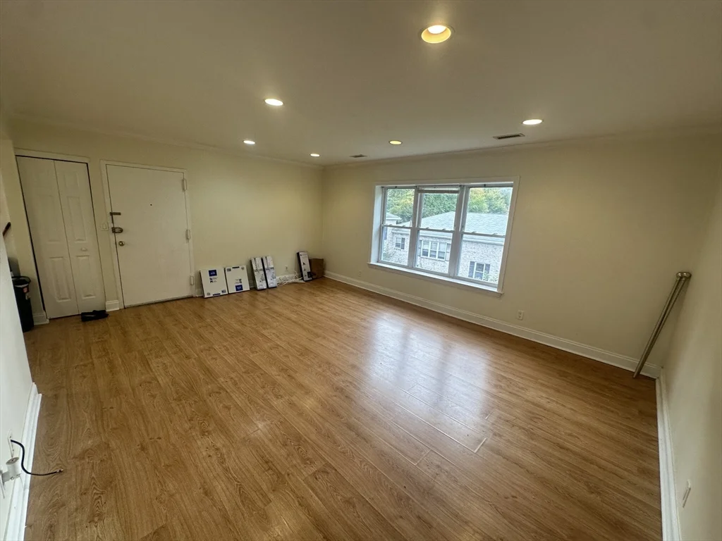 3 bed, 2 bath apartment for rent at 140 Newton St Unit 5, Brighton — photo 5 of 15