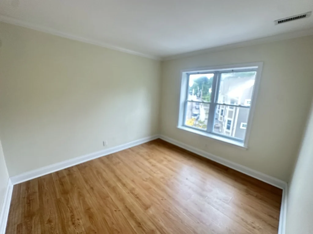 3 bed, 2 bath apartment for rent at 140 Newton St Unit 5, Brighton — photo 12 of 15