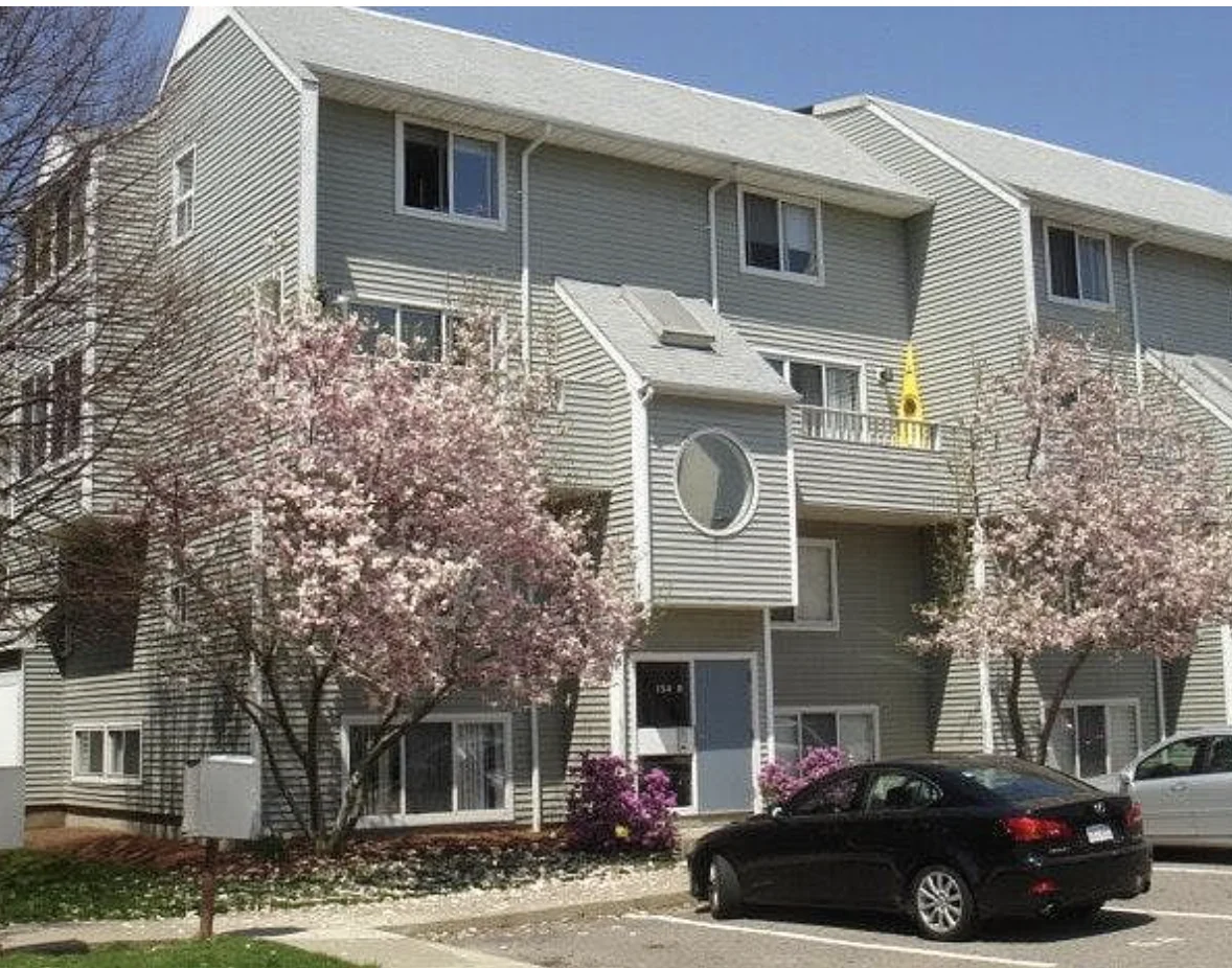 2 bed, 1.5 bath apartment for rent at 140 North Beacon St Unit A4, Oak Square — photo 3 of 3