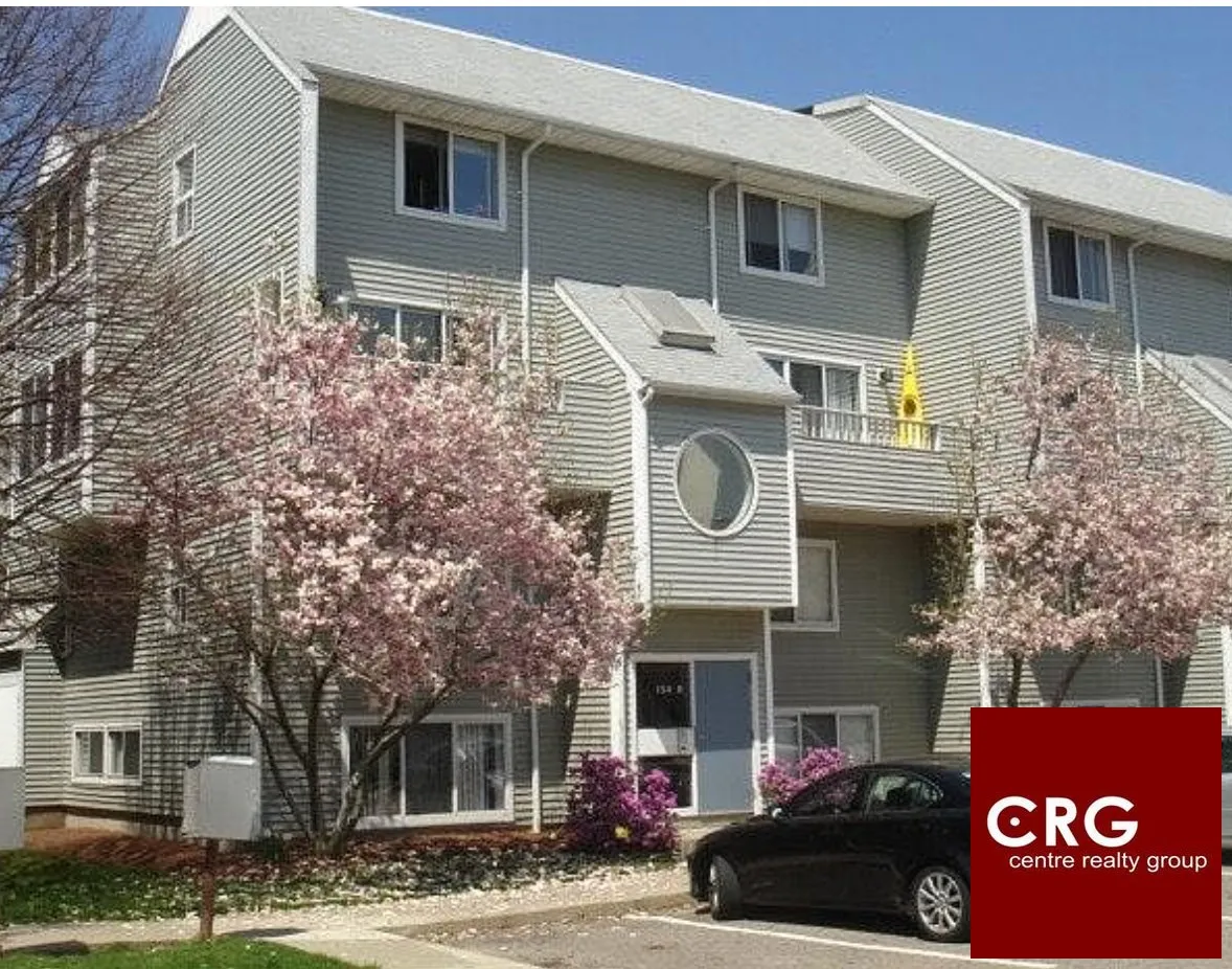 2 bed, 1.5 bath apartment for rent at 140 North Beacon St Unit A4, Oak Square — photo 1 of 3