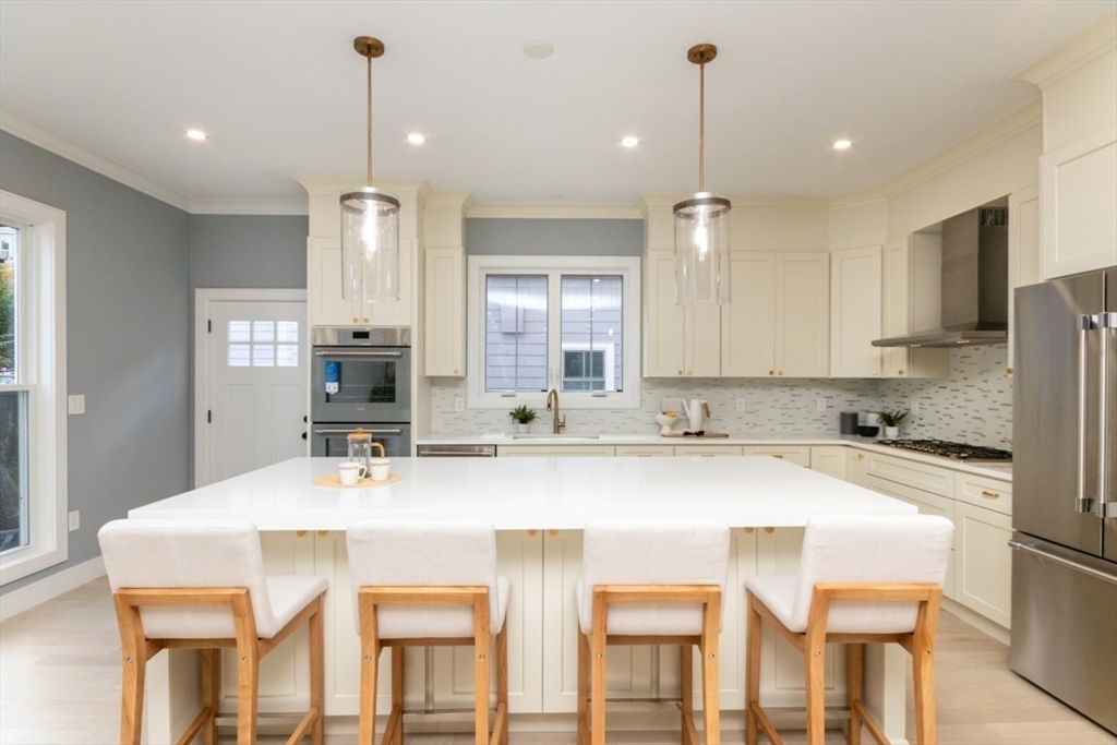4 bed, 4+ bath apartment for rent at 140 Otis St Unit 1, East Cambridge — photo 9 of 39