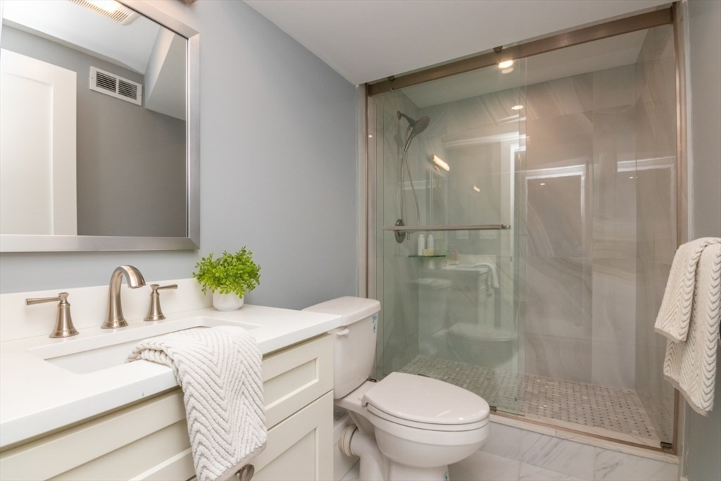 4 bed, 4+ bath apartment for rent at 140 Otis St Unit 1, East Cambridge — photo 33 of 39