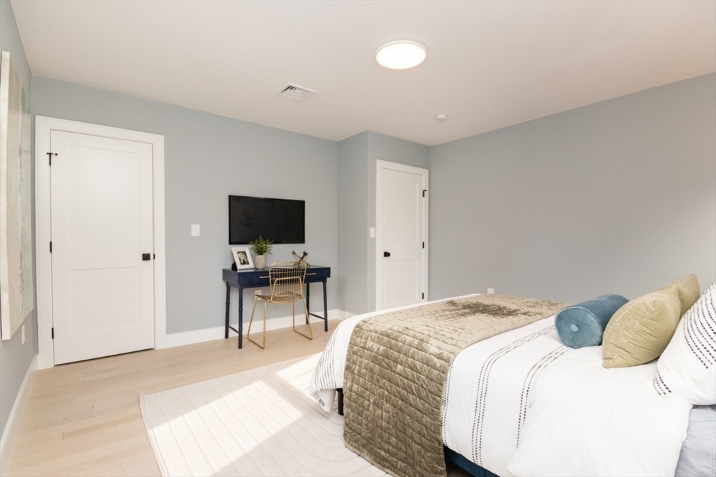 4 bed, 4+ bath apartment for rent at 140 Otis St Unit 1, East Cambridge — photo 17 of 39