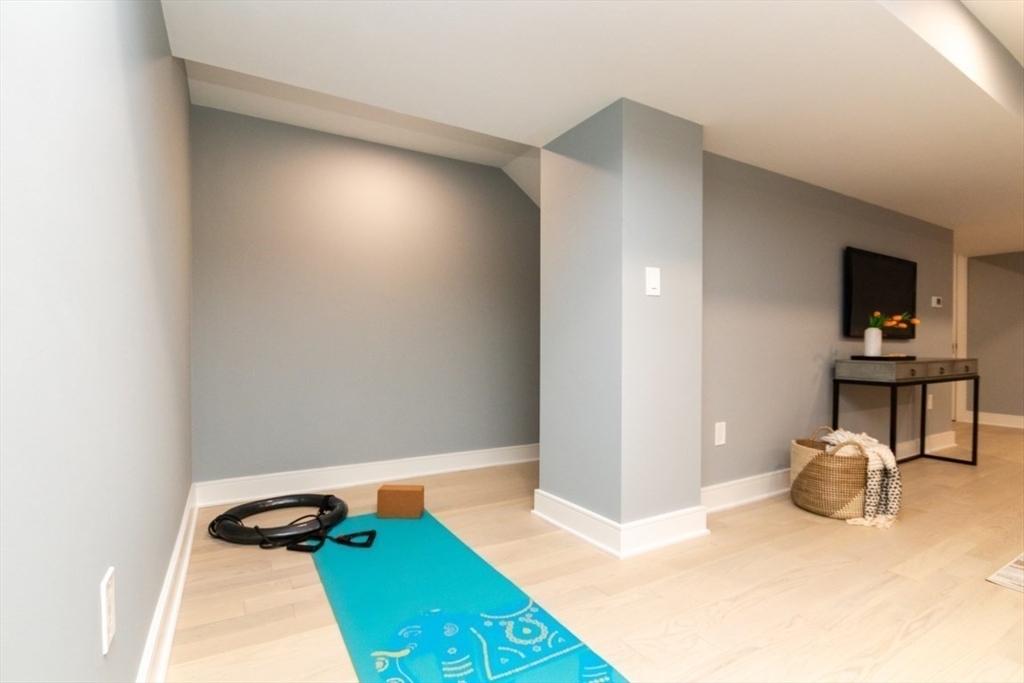 4 bed, 4+ bath apartment for rent at 140 Otis St Unit 1, East Cambridge — photo 32 of 39