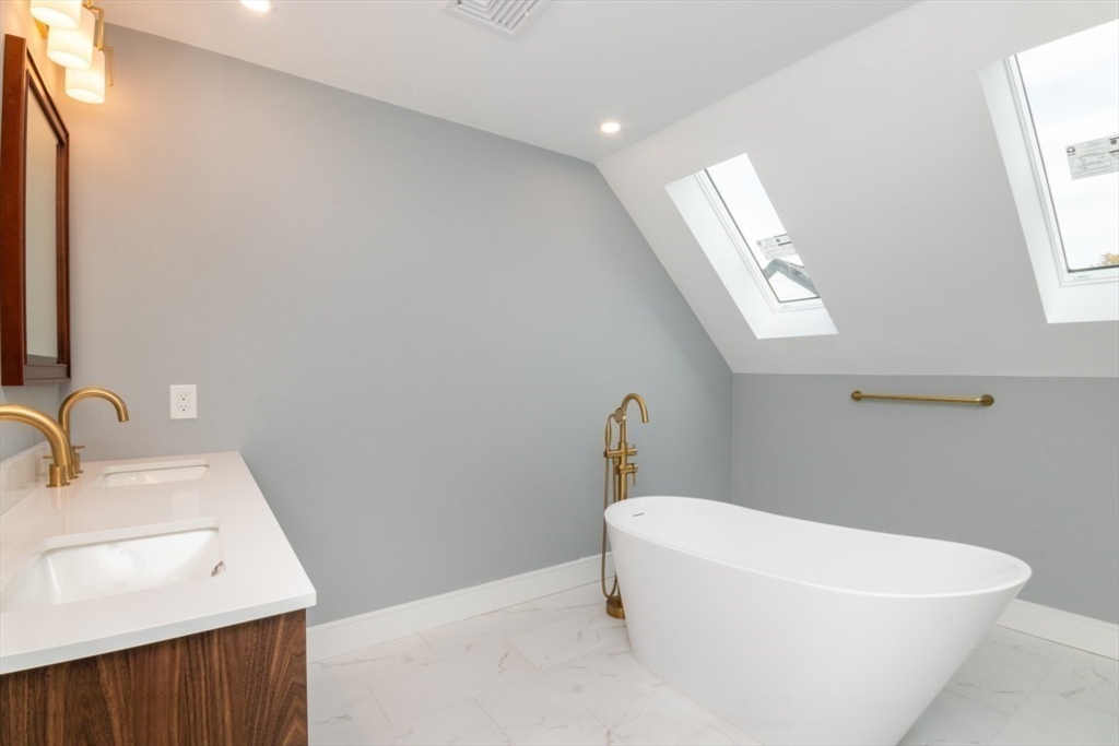 4 bed, 4+ bath apartment for rent at 140 Otis St Unit 2, East Cambridge — photo 30 of 42