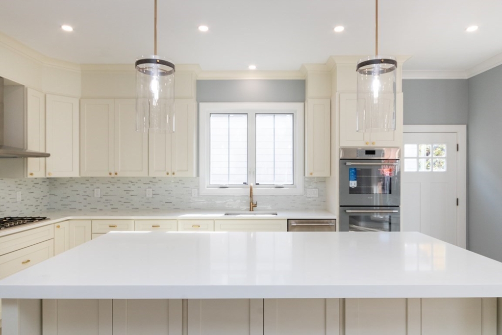 4 bed, 4+ bath apartment for rent at 140 Otis St Unit 2, East Cambridge — photo 9 of 42