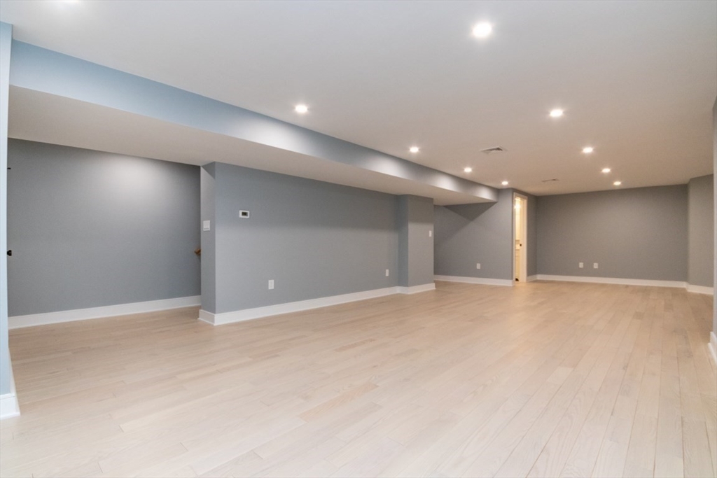 4 bed, 4+ bath apartment for rent at 140 Otis St Unit 2, East Cambridge — photo 36 of 42