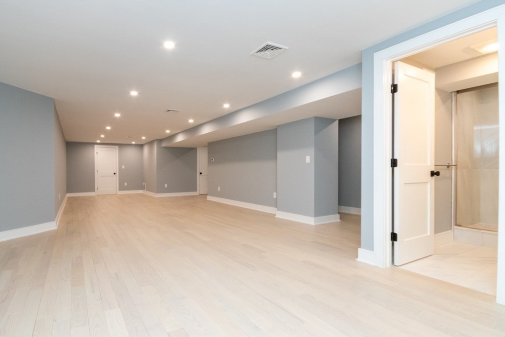 4 bed, 4+ bath apartment for rent at 140 Otis St Unit 2, East Cambridge — photo 34 of 42