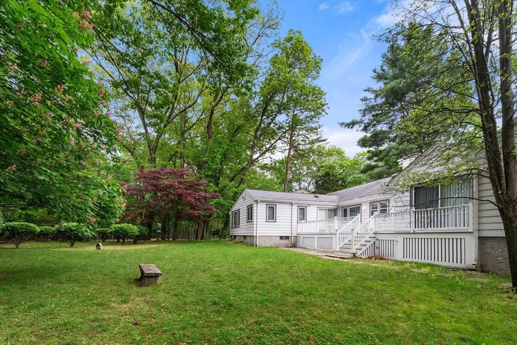 4 bed, 3 bath apartment for rent at 140 Paulson Rd, Waban — photo 10 of 10