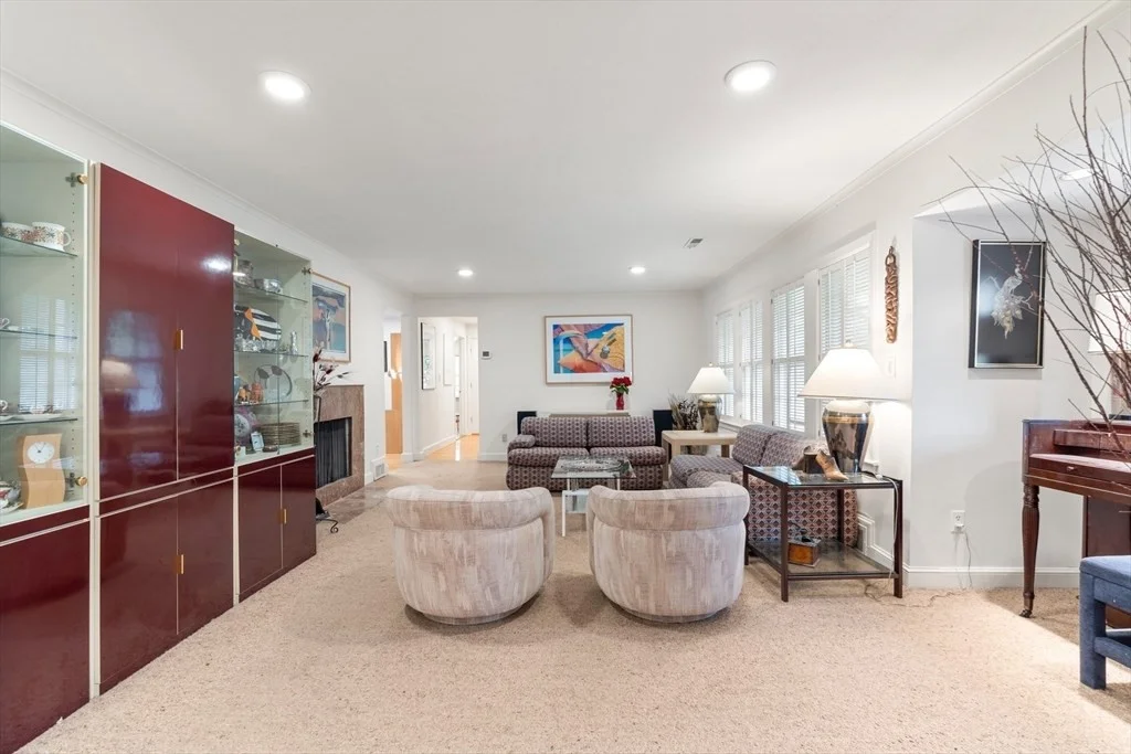 4 bed, 3 bath apartment for rent at 140 Paulson Rd, Waban — photo 8 of 10