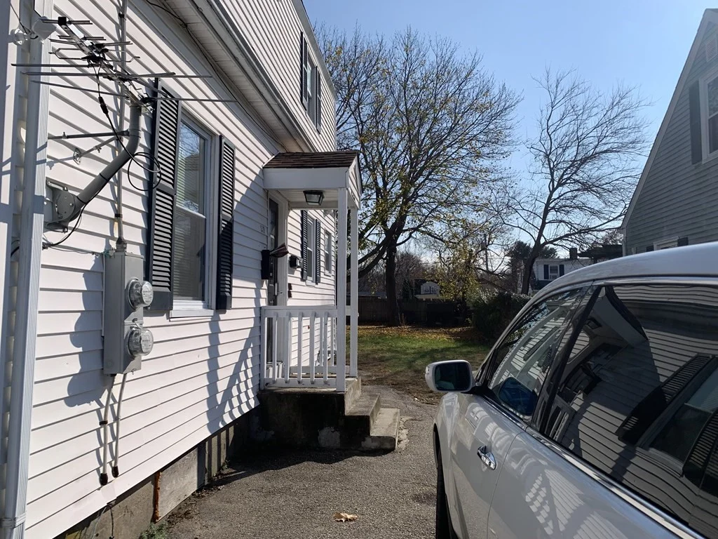 2 bed, 1 bath apartment for rent at 140 Pinehurst Ave Unit 2, Swansea — photo 10 of 12