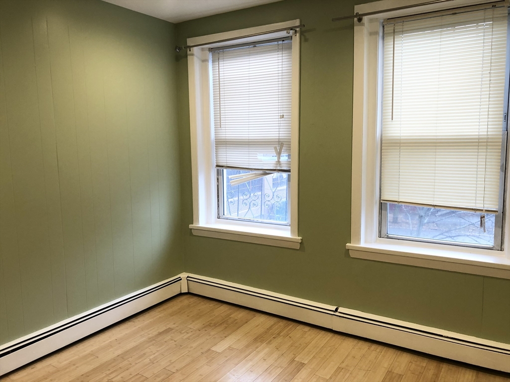 4 bed, 2 bath apartment for rent at 140 Prince St Unit 5-6, North End — photo 9 of 21