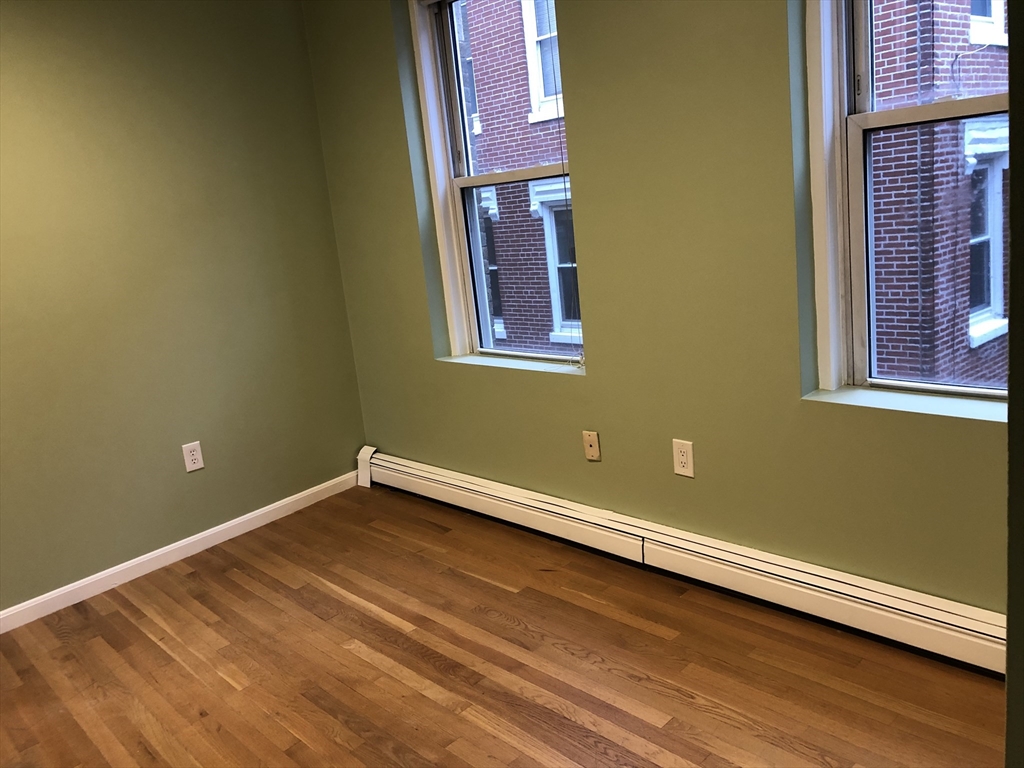 4 bed, 2 bath apartment for rent at 140 Prince St Unit 5-6, North End — photo 18 of 21