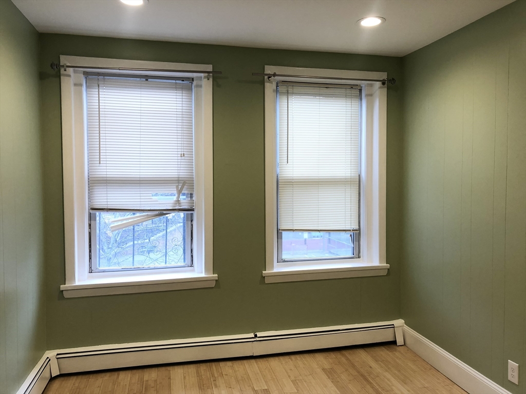 4 bed, 2 bath apartment for rent at 140 Prince St Unit 5-6, North End — photo 7 of 21