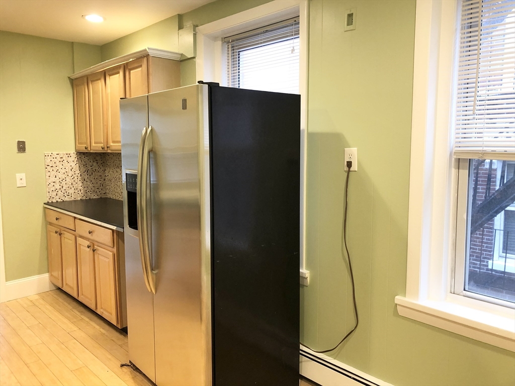 4 bed, 2 bath apartment for rent at 140 Prince St Unit 5-6, North End — photo 2 of 21