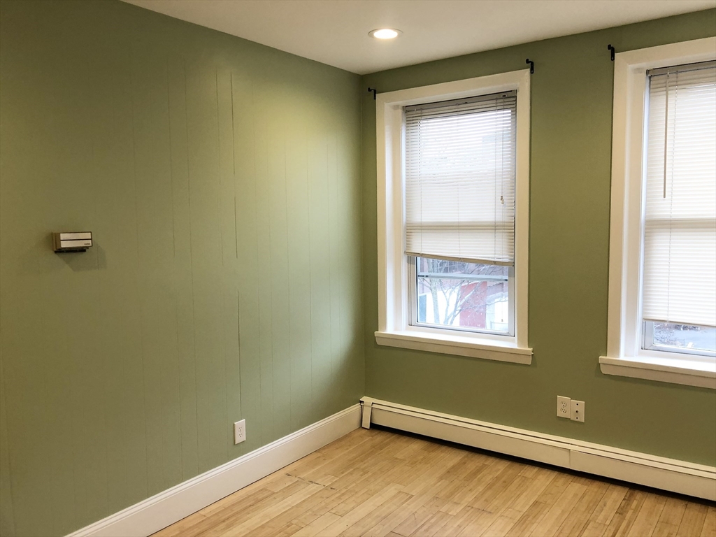 4 bed, 2 bath apartment for rent at 140 Prince St Unit 5-6, North End — photo 5 of 21