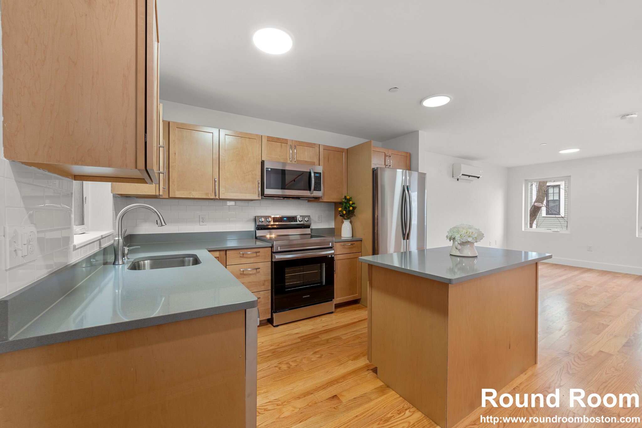 3 bed, 2.5 bath apartment for rent at 140 Prospect St Unit 1, The Port — photo 1 of 14