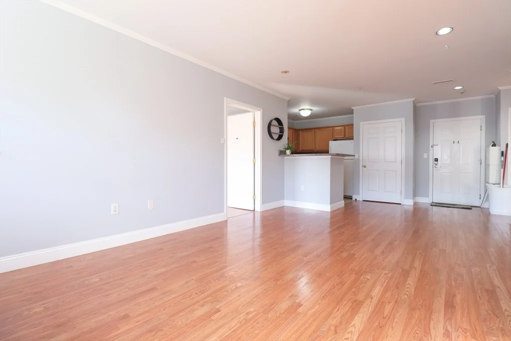 2 bed, 2 bath apartment for rent at 140 Railroad Ave Unit 101, Norwood — photo 4 of 21