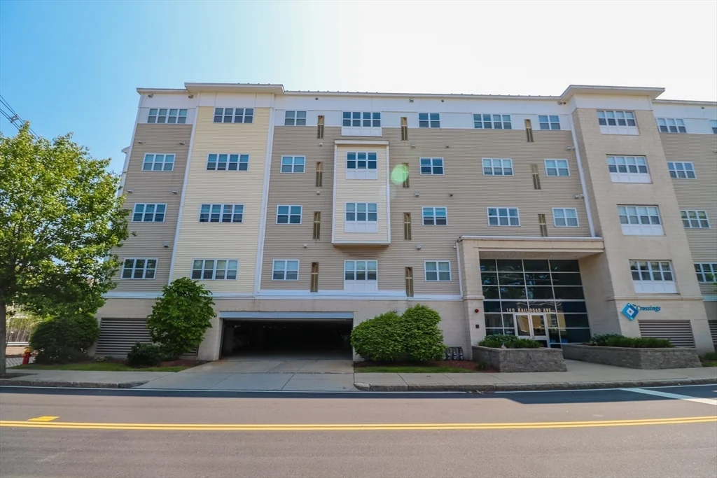 2 bed, 2 bath apartment for rent at 140 Railroad Ave Unit 101, Norwood — photo 13 of 21