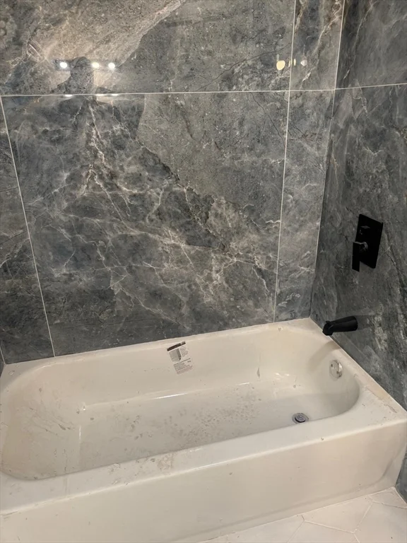 3 bed, 1 bath apartment for rent at 140 S Common St Unit 3, Lynn — photo 9 of 11