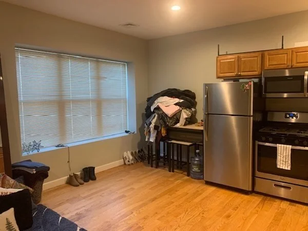 Studio bed, 1 bath apartment for rent at 140 Union St Unit 403, East Lynn — photo 1 of 3
