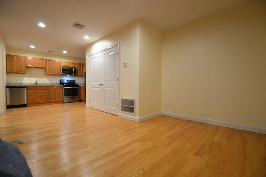 1 bed, 1 bath apartment for rent at 140 Union St Unit 405, East Lynn — photo 5 of 22