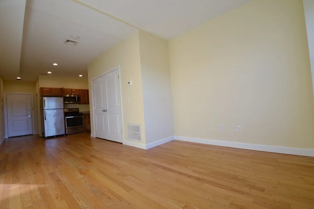 Studio bed, 1 bath apartment for rent at 140 Union St Unit 406, East Lynn