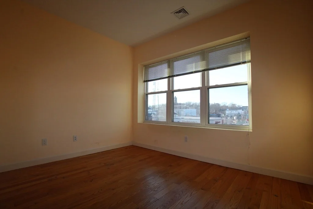 Studio bed, 1 bath apartment for rent at 140 Union St Unit 408, Lynn — photo 8 of 14