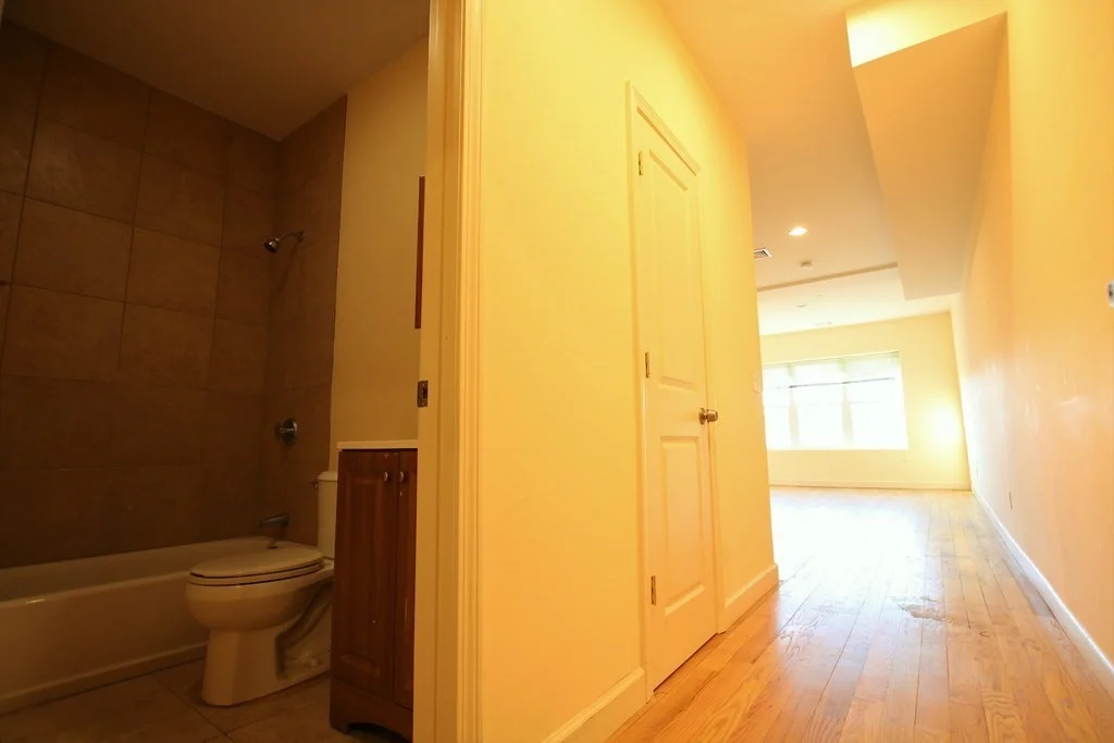 Studio bed, 1 bath apartment for rent at 140 Union St Unit 408, Lynn — photo 2 of 14